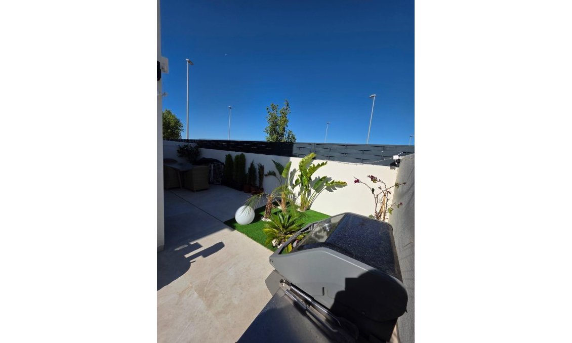 Resale - Villa -
Benijofar