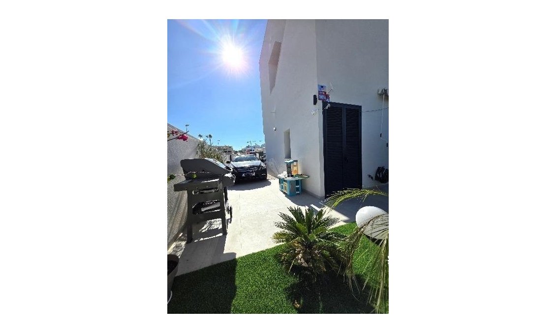 Resale - Villa -
Benijofar