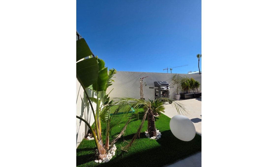 Resale - Villa -
Benijofar