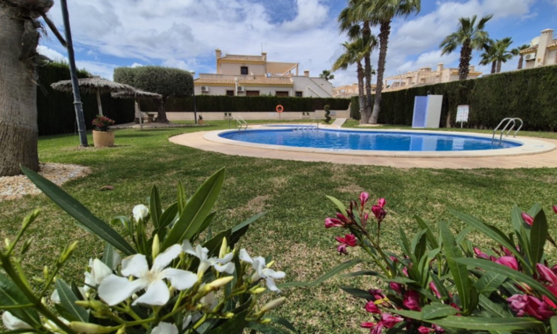 Használt Ingatlanok - Villa -
Villamartin - Costa Blanca