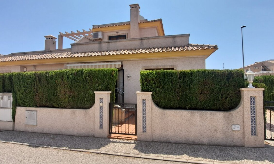 Használt Ingatlanok - Villa -
Villamartin - Costa Blanca