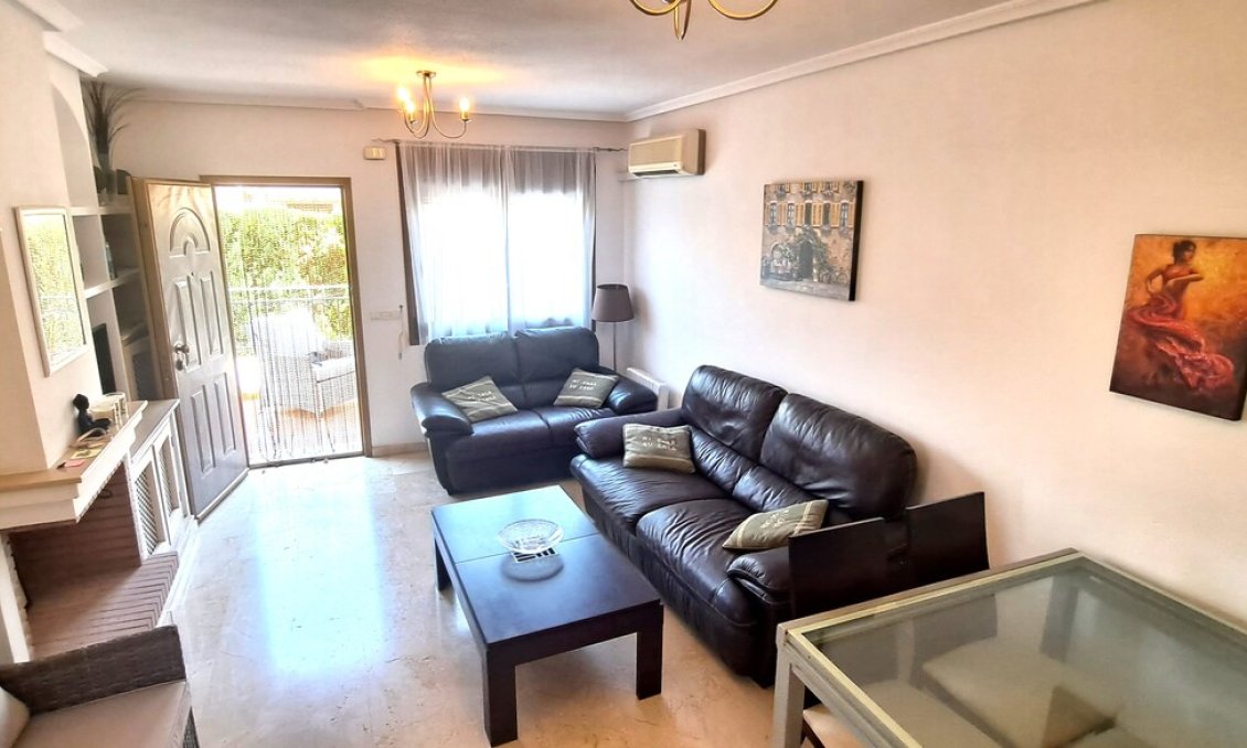 Használt Ingatlanok - Villa -
Villamartin - Costa Blanca