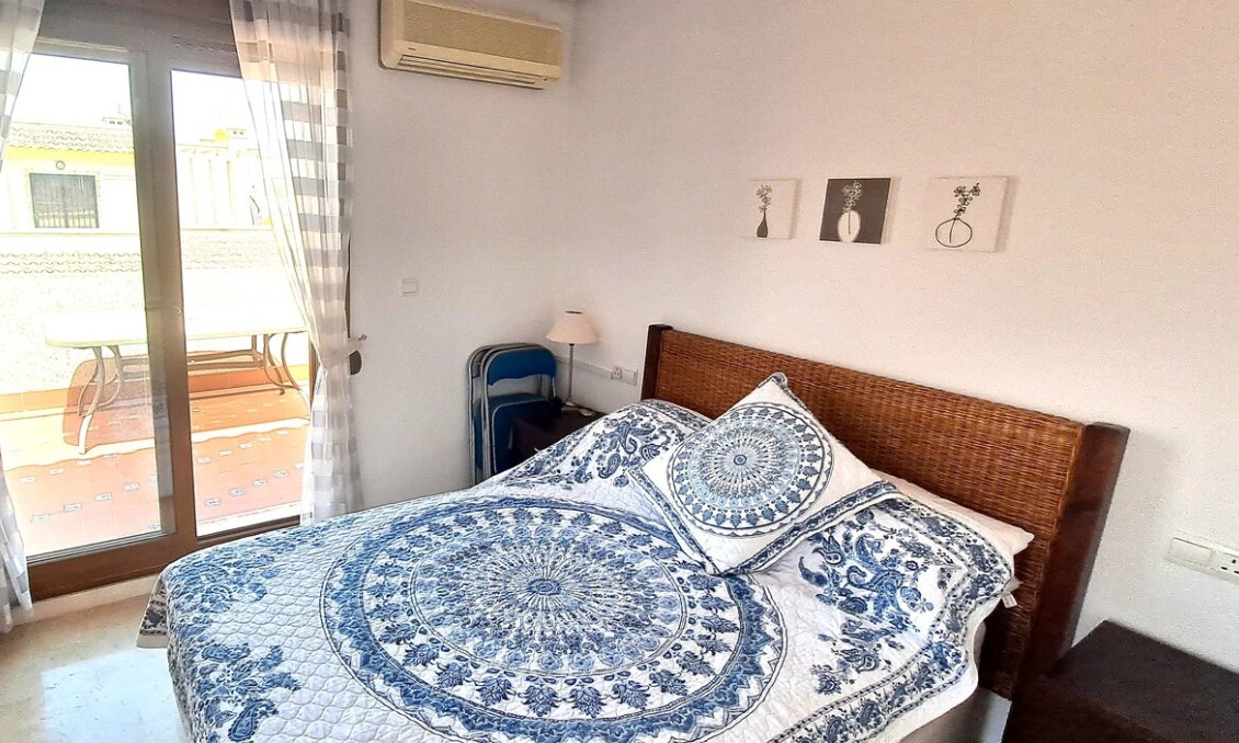 Használt Ingatlanok - Villa -
Villamartin - Costa Blanca