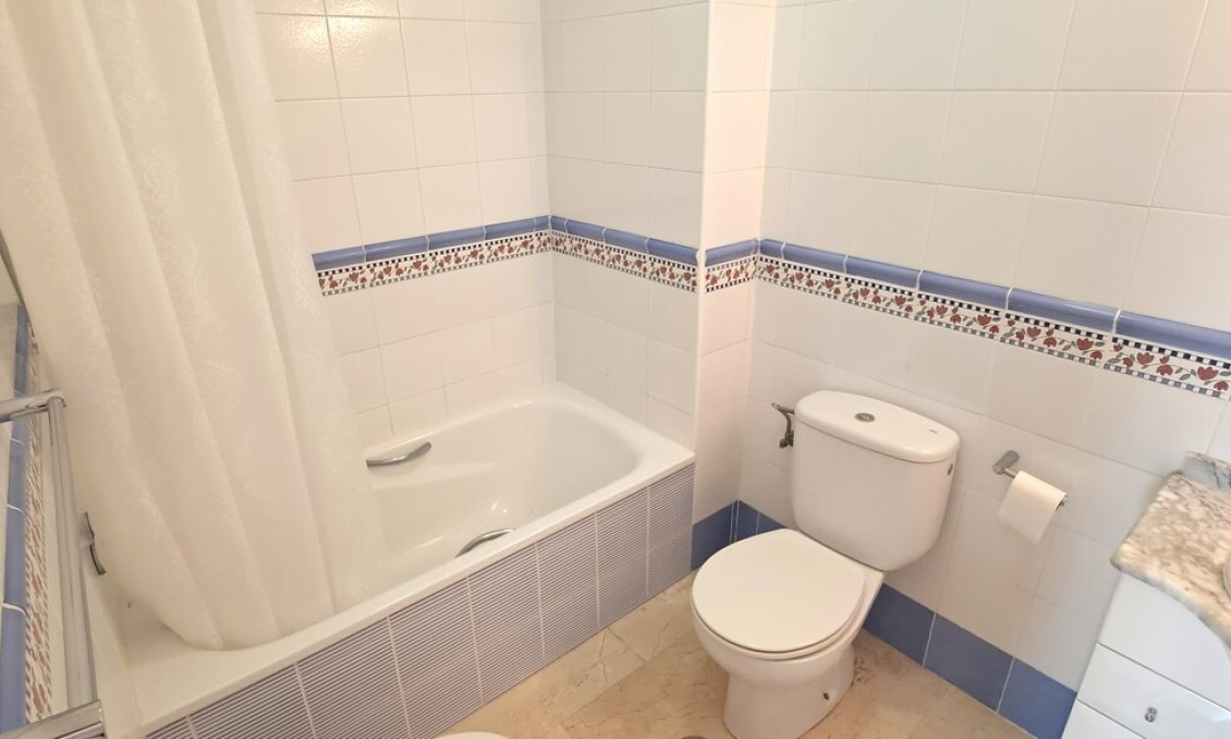 Használt Ingatlanok - Villa -
Villamartin - Costa Blanca