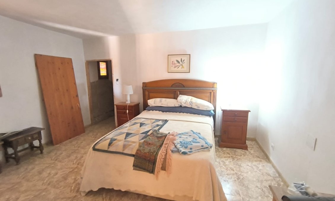 Resale - Villa -
Chinorlet - Inland