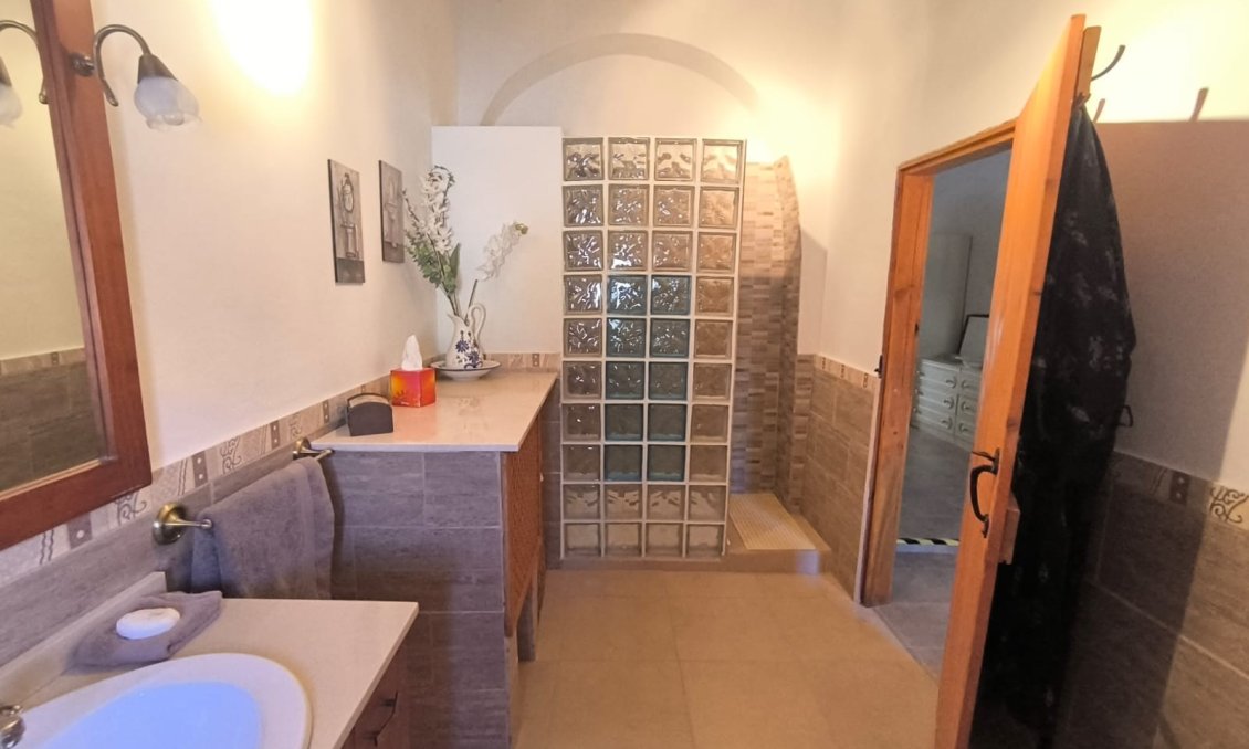 Resale - Villa -
Chinorlet - Inland