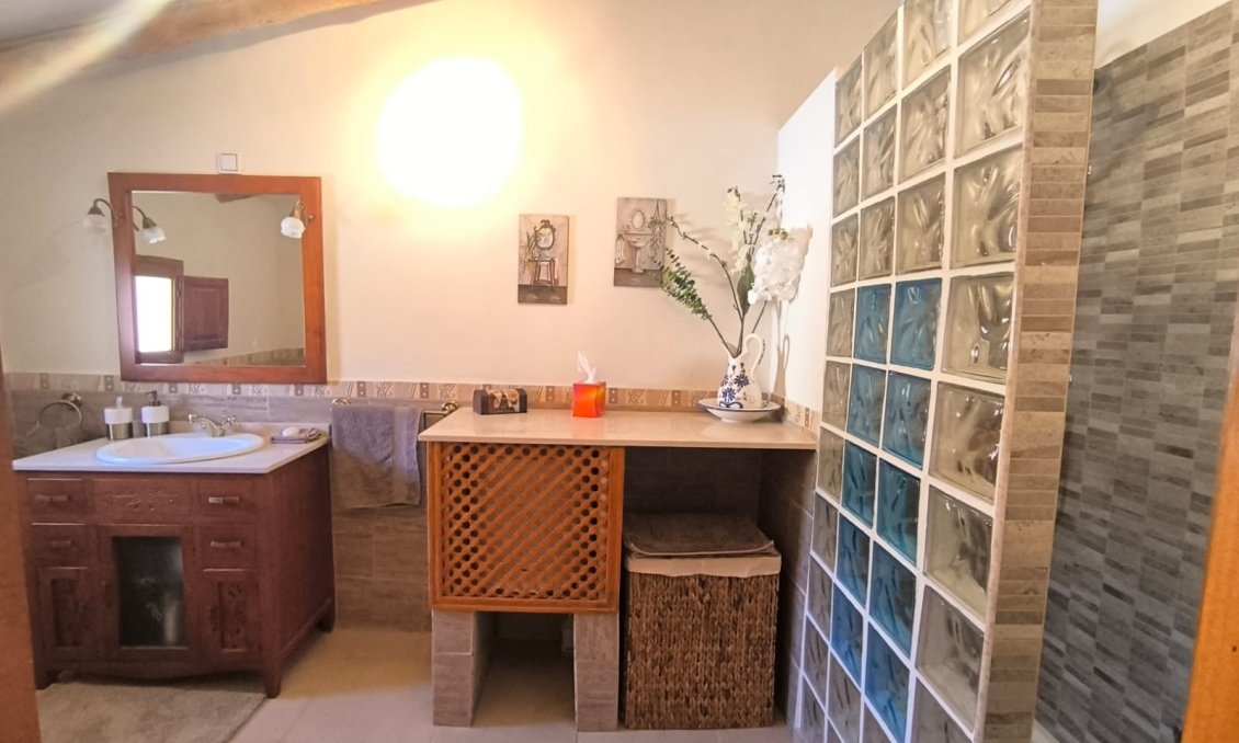 Resale - Villa -
Chinorlet - Inland