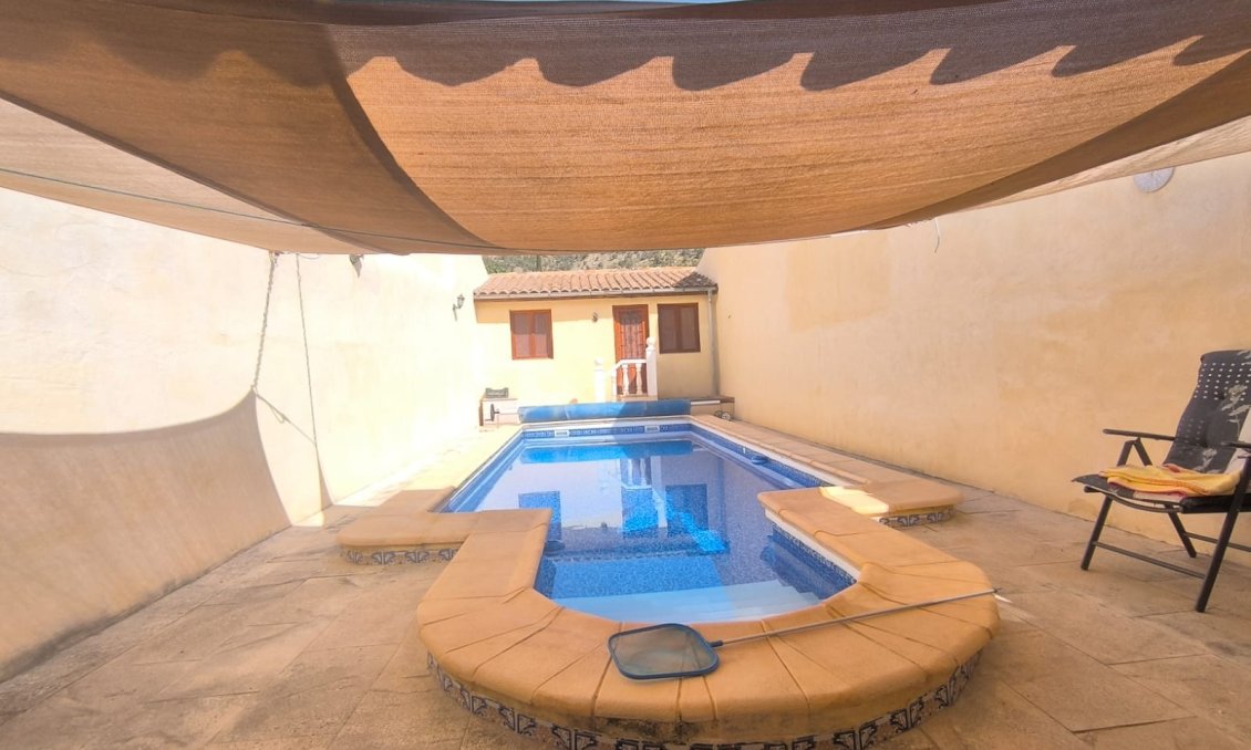 Resale - Villa -
Chinorlet - Inland