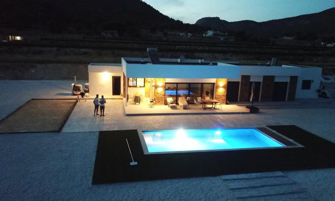 Revente - Villa -
Pinoso - Inland