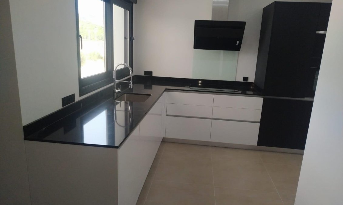 Revente - Villa -
Pinoso - Inland