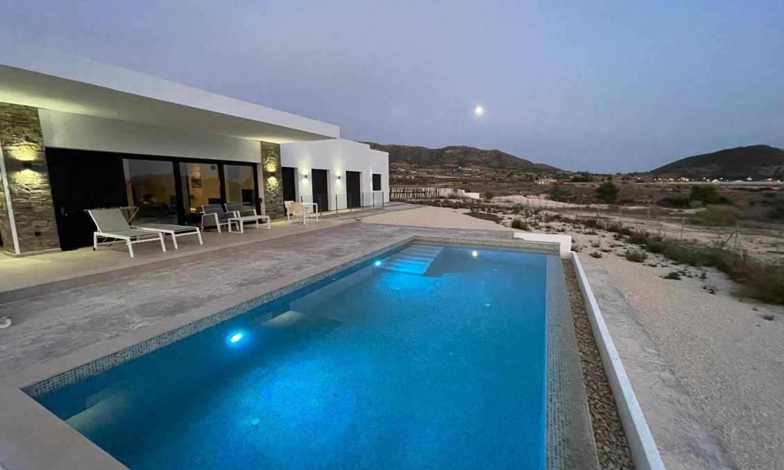 Revente - Villa -
Pinoso - Inland