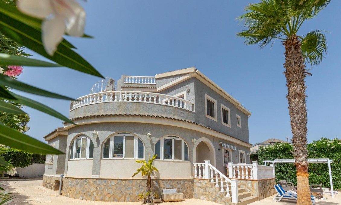 Resale - Villa -
San Fulgencio - La Marina