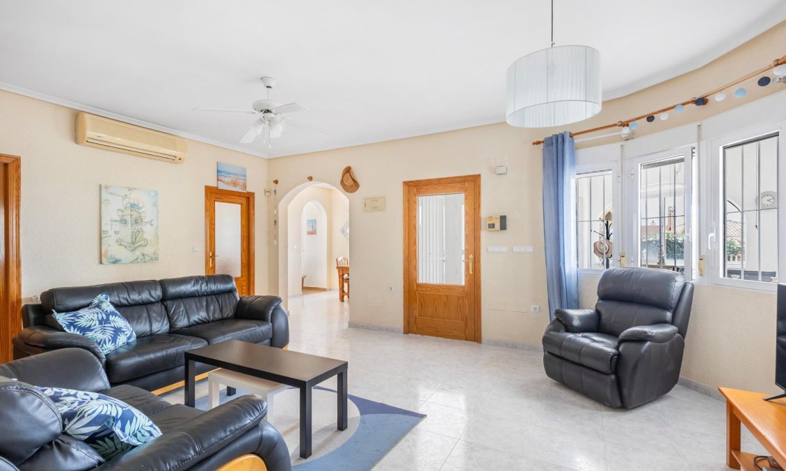 Resale - Villa -
San Fulgencio - La Marina