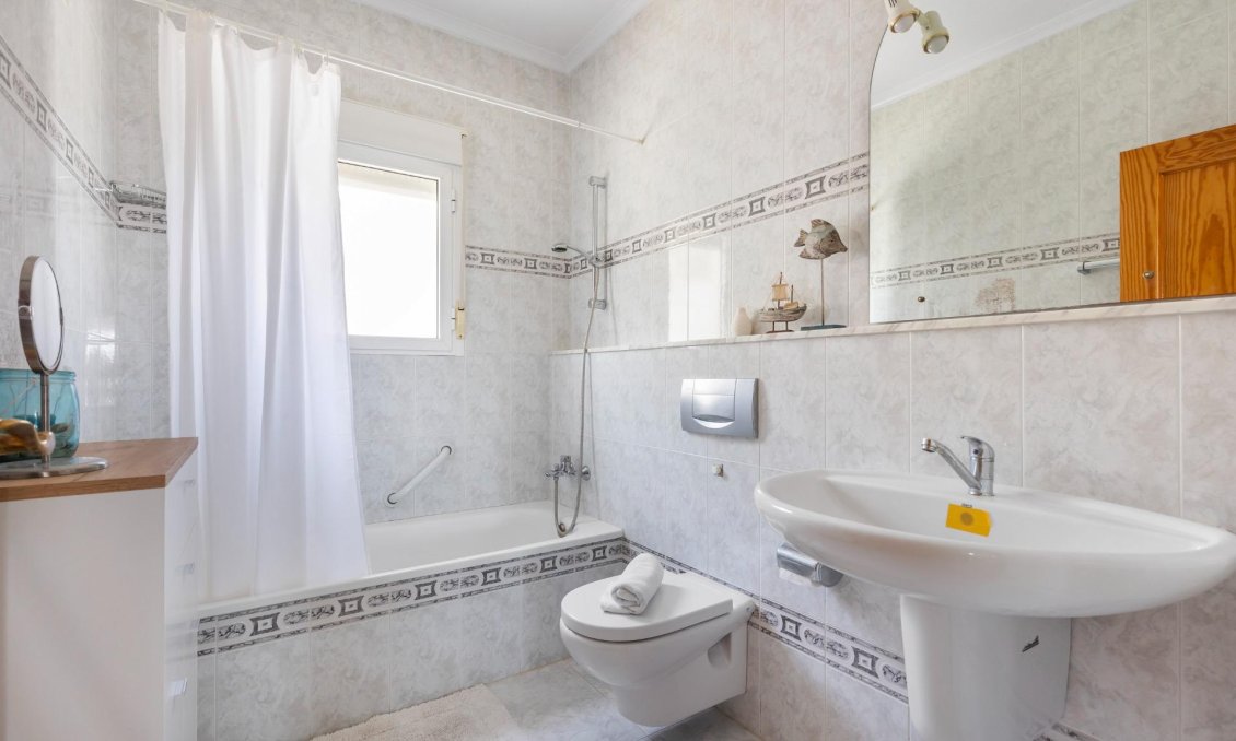 Resale - Villa -
San Fulgencio - La Marina