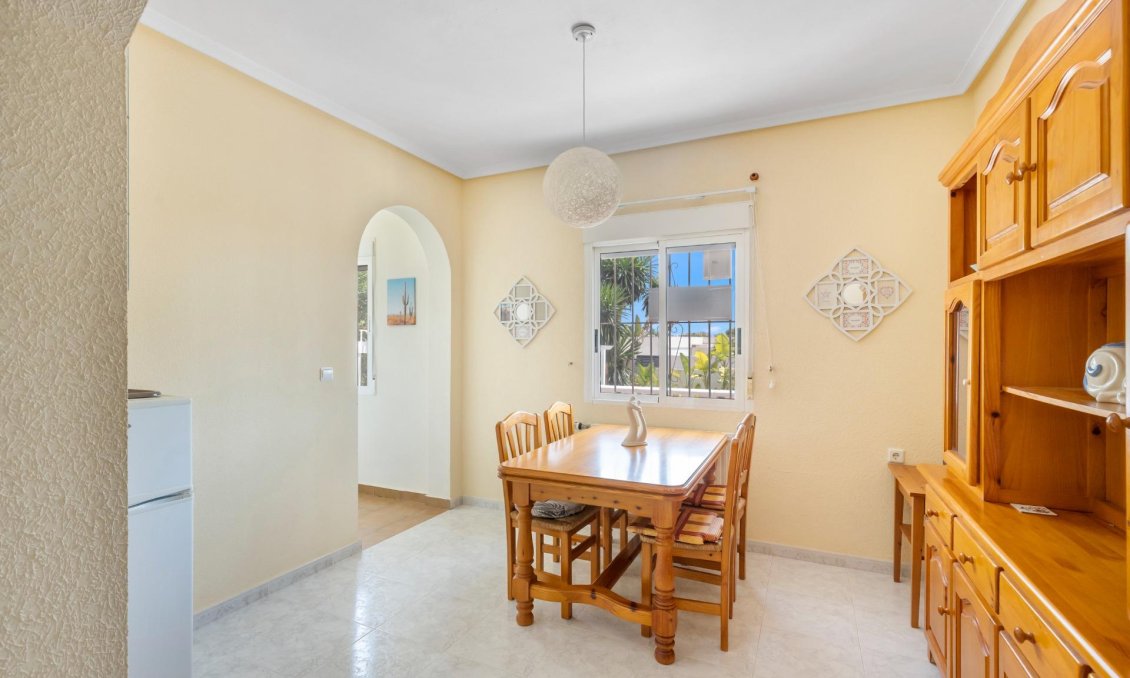 Resale - Villa -
San Fulgencio - La Marina