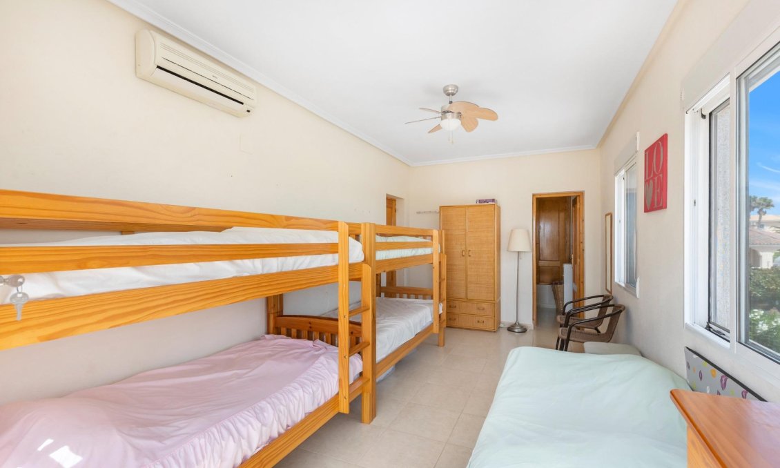 Resale - Villa -
San Fulgencio - La Marina