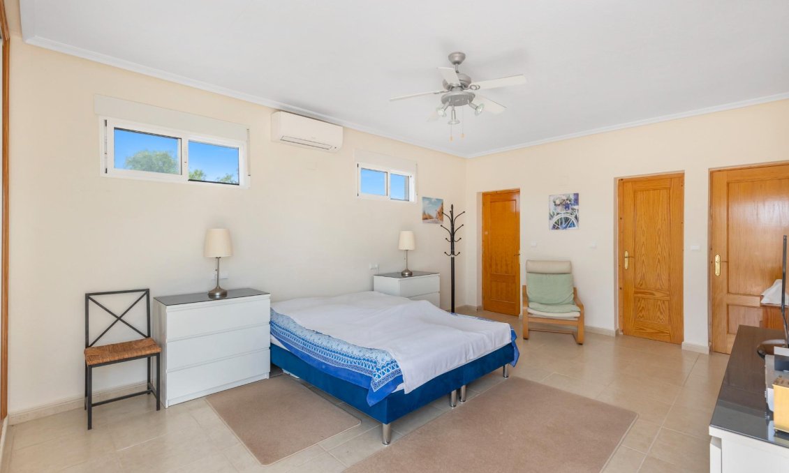 Resale - Villa -
San Fulgencio - La Marina