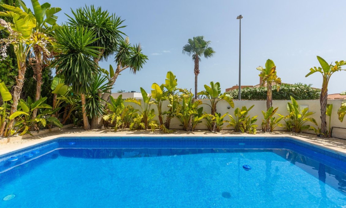 Resale - Villa -
San Fulgencio - La Marina