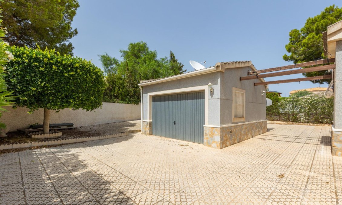 Resale - Villa -
San Fulgencio - La Marina