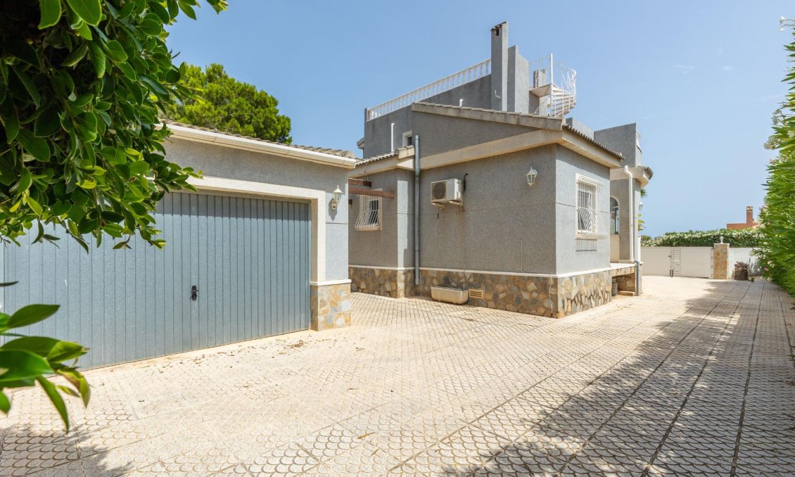 Resale - Villa -
San Fulgencio - La Marina
