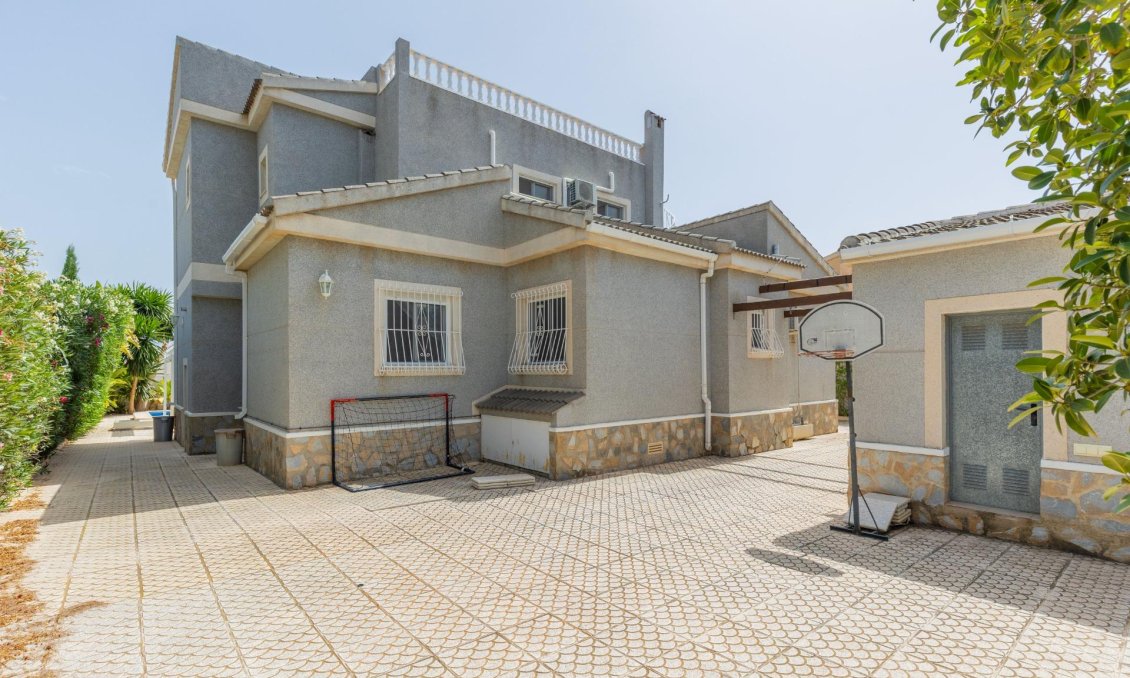 Resale - Villa -
San Fulgencio - La Marina