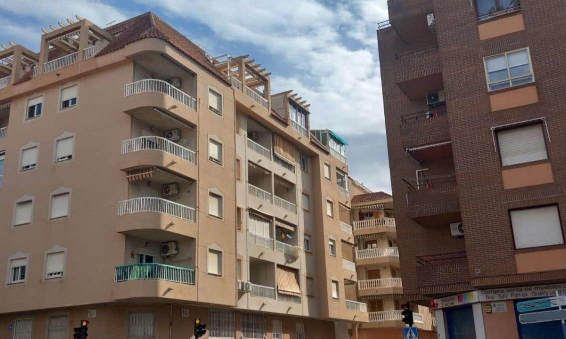 Revânzare - Mansardă -
Torrevieja - El Acequión - Los Náufragos