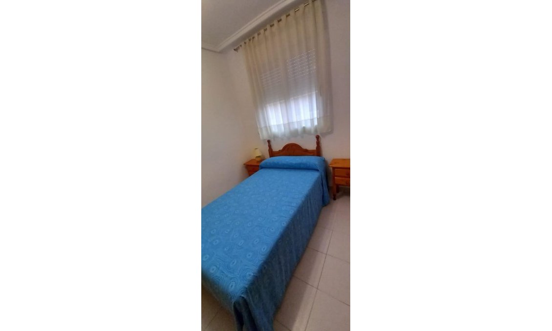 Revânzare - Mansardă -
Torrevieja - El Acequión - Los Náufragos