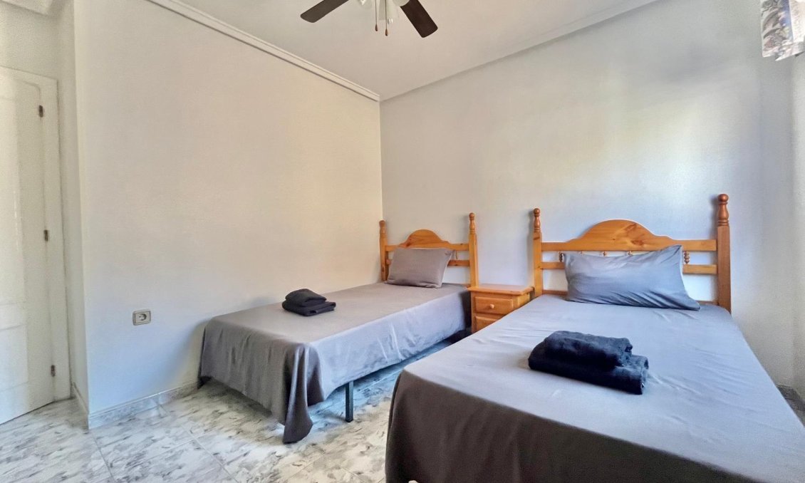 Resale - Apartment -
Torrevieja - Playa del Cura