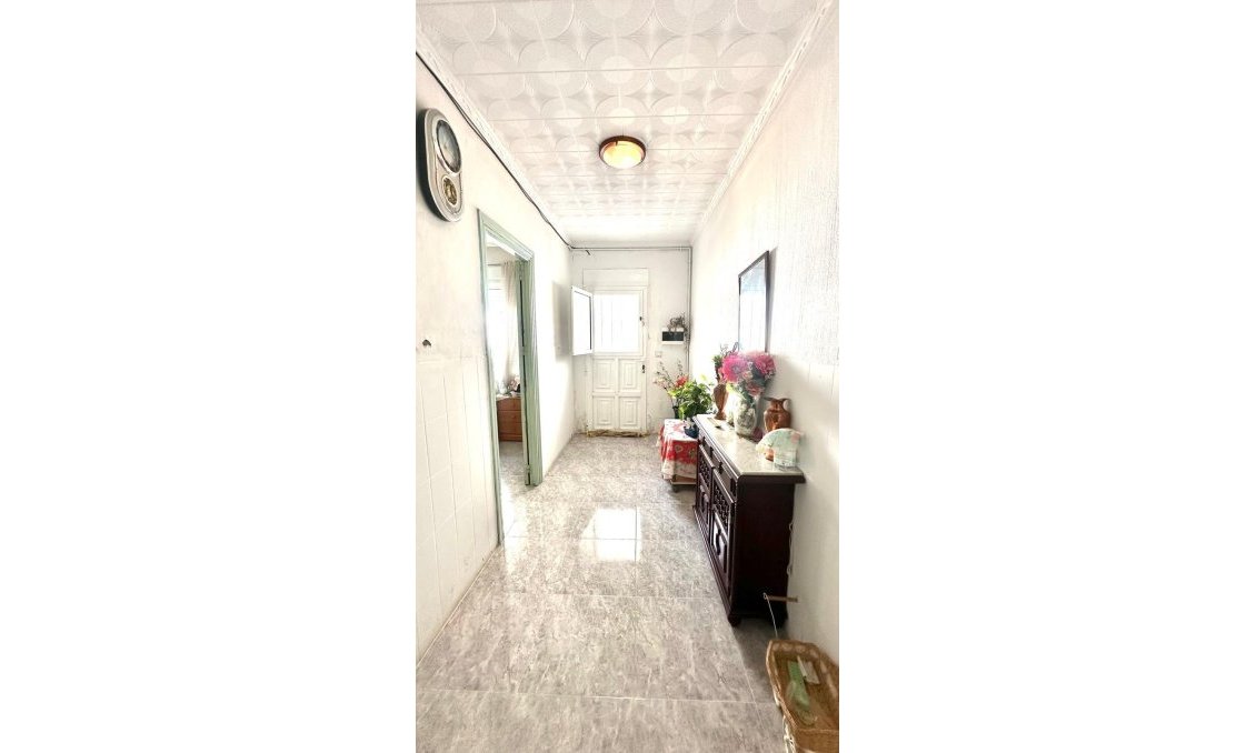 Resale - Apartment -
Torrevieja - Estacion De Autobuses