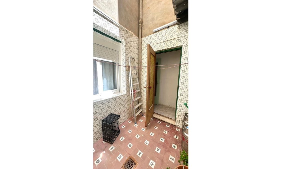 Resale - Apartment -
Torrevieja - Estacion De Autobuses