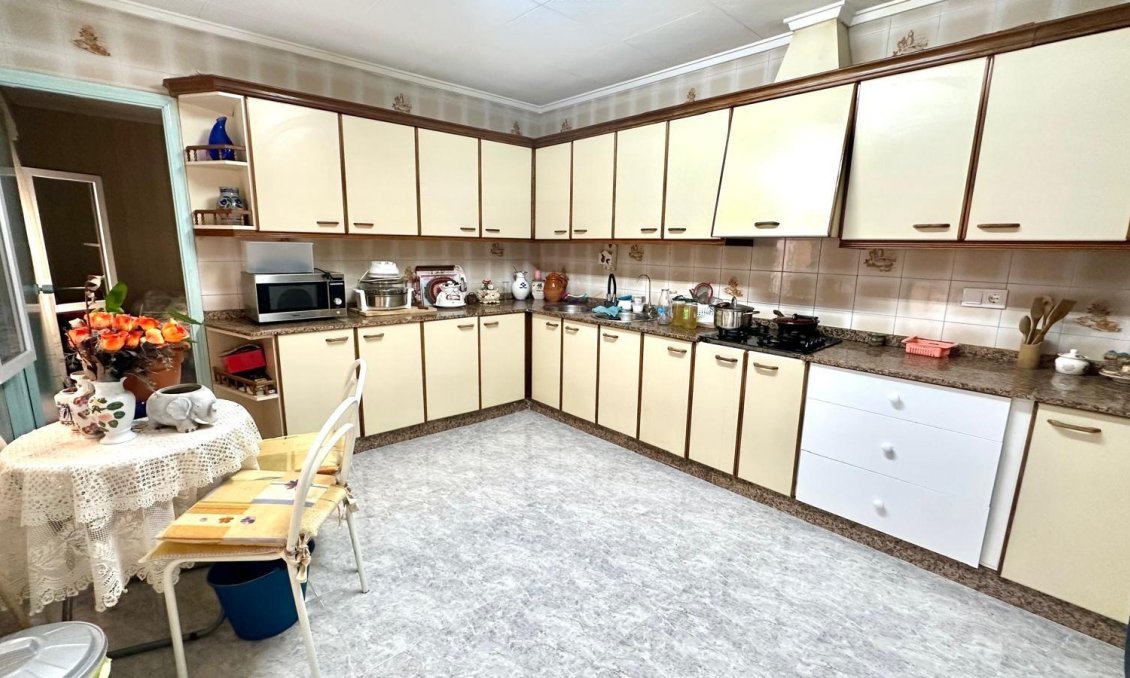 Resale - Apartment -
Torrevieja - Estacion De Autobuses