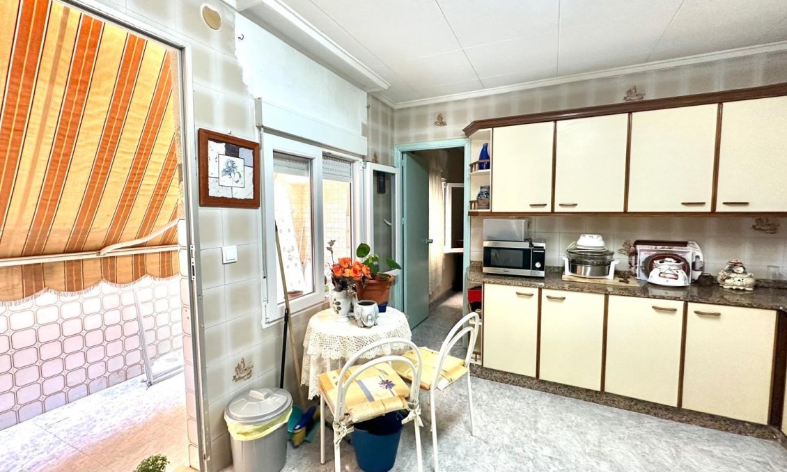 Resale - Apartment -
Torrevieja - Estacion De Autobuses