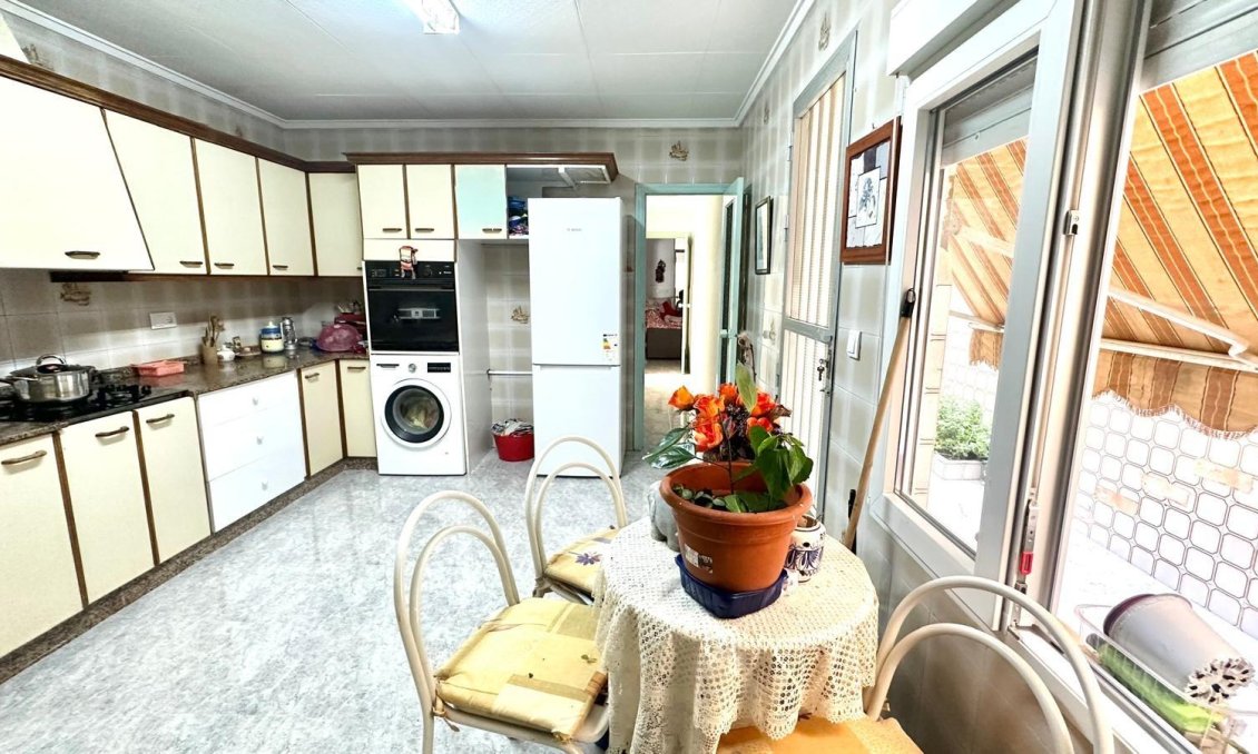 Resale - Apartment -
Torrevieja - Estacion De Autobuses