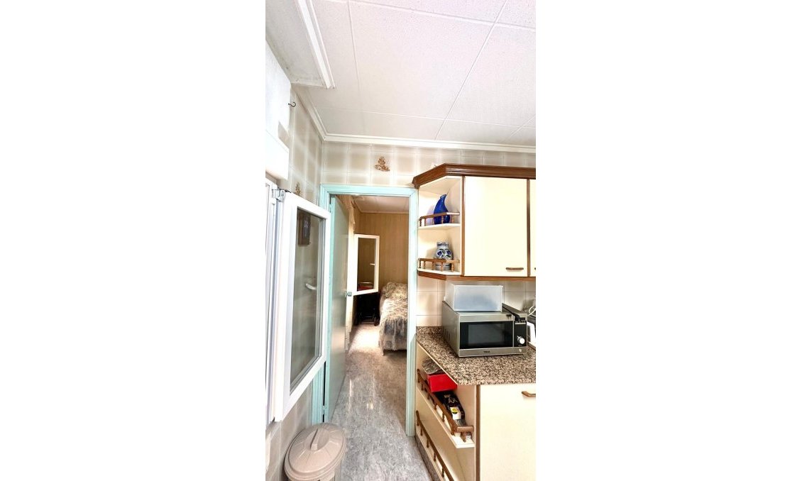 Resale - Apartment -
Torrevieja - Estacion De Autobuses