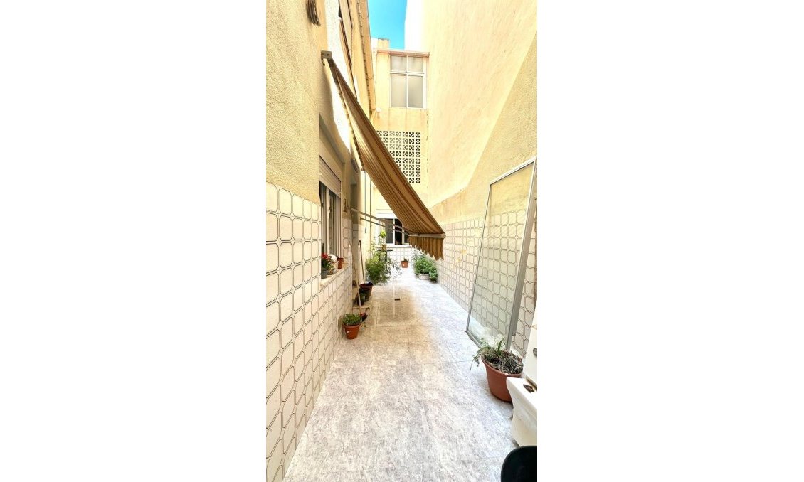 Resale - Apartment -
Torrevieja - Estacion De Autobuses