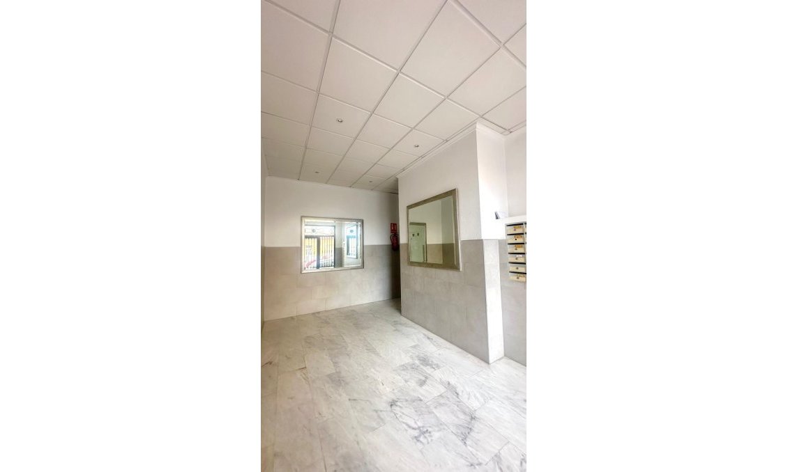 Revente - Appartement -
Torrevieja