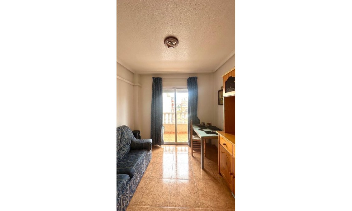 Revente - Appartement -
Torrevieja