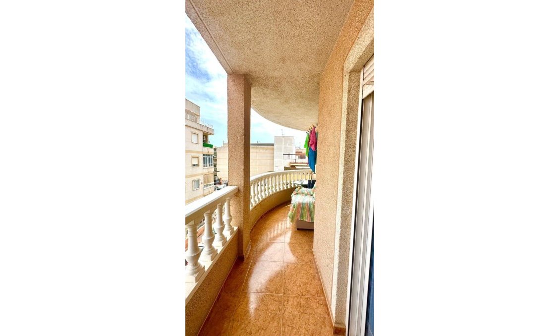Revente - Appartement -
Torrevieja