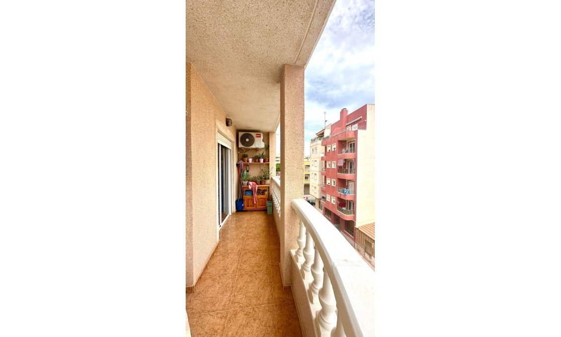 Revente - Appartement -
Torrevieja