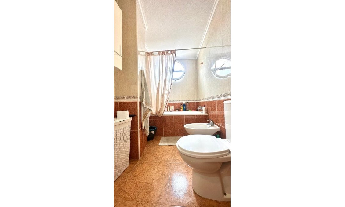Revente - Appartement -
Torrevieja