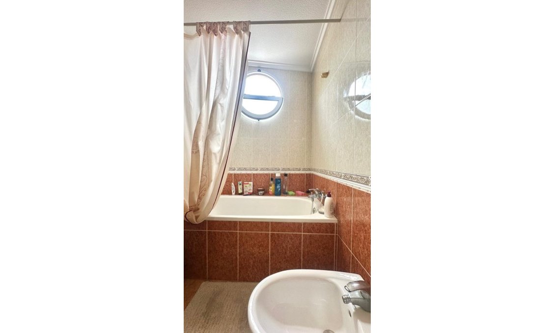Revente - Appartement -
Torrevieja