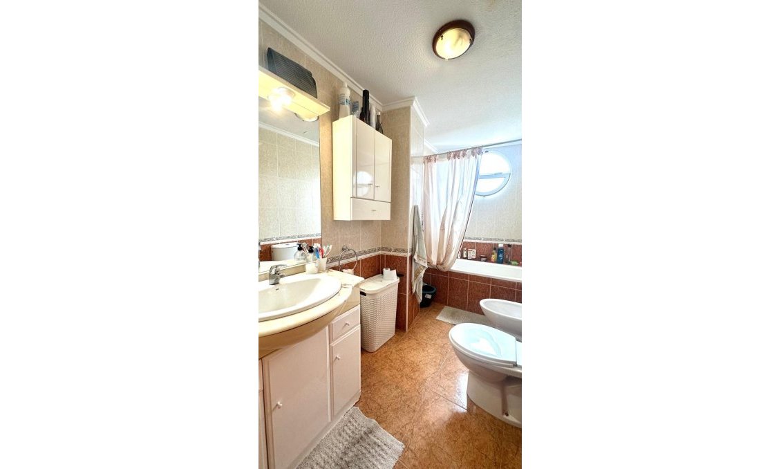 Revente - Appartement -
Torrevieja