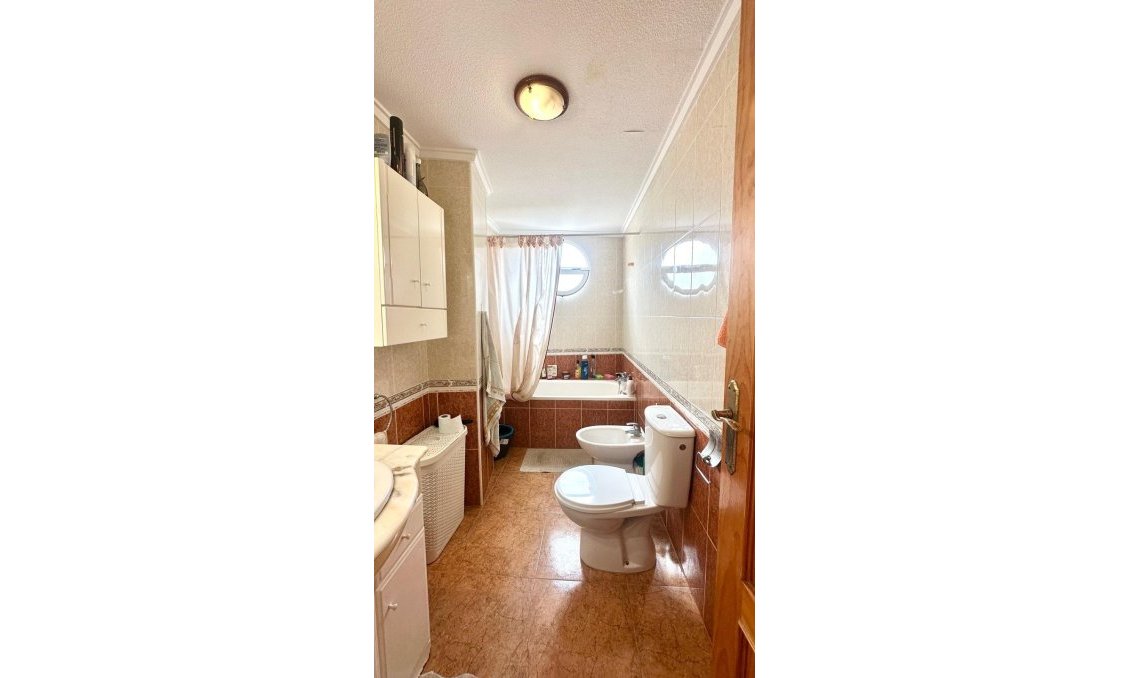 Revente - Appartement -
Torrevieja