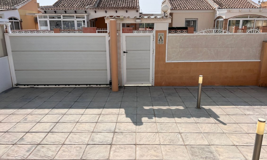 Revânzare - Vilă -
Torrevieja - Costa Blanca