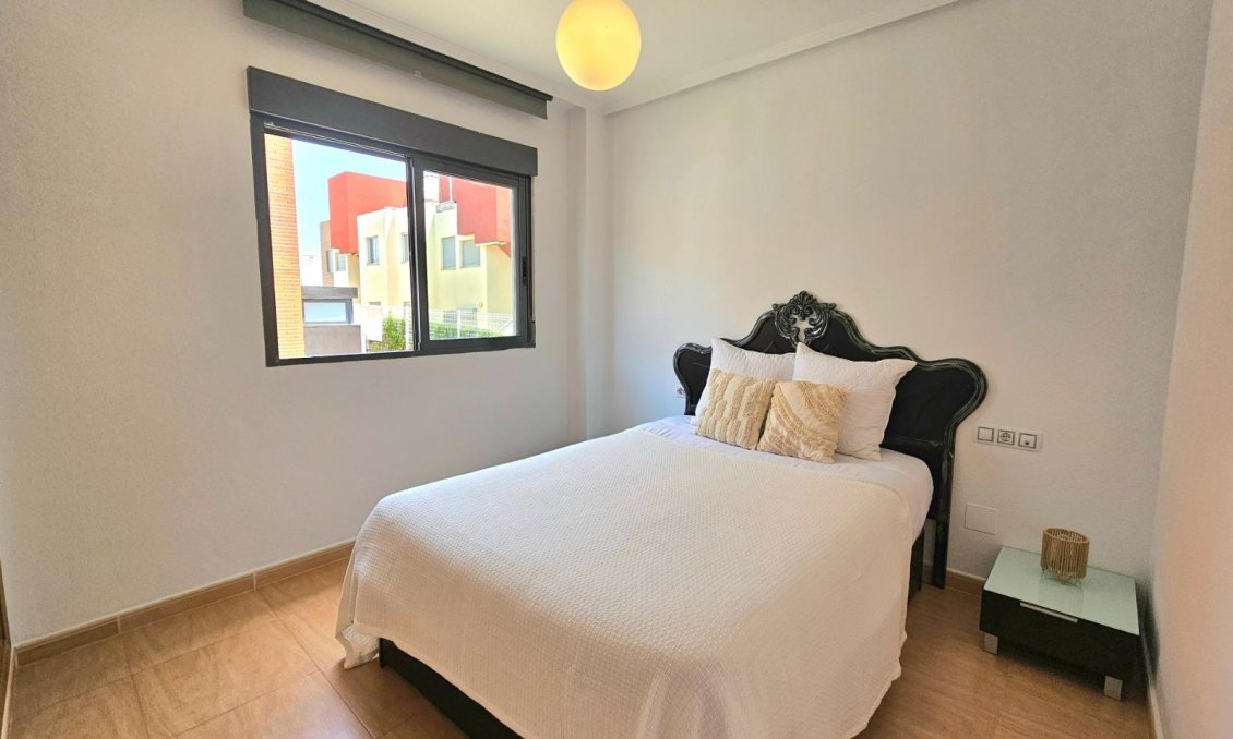 Wiederverkauf - Bungalow -
Torrevieja - Aguas Nuevas
