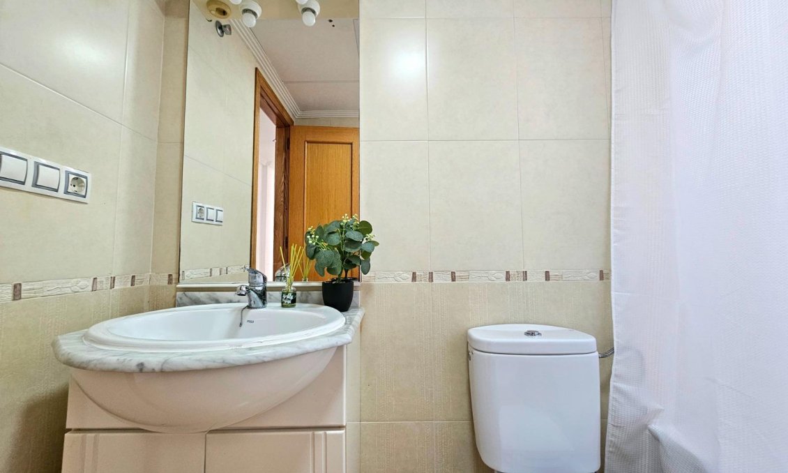 Wiederverkauf - Bungalow -
Torrevieja - Aguas Nuevas
