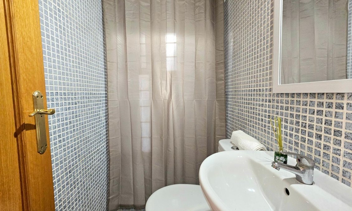 Wiederverkauf - Bungalow -
Torrevieja - Aguas Nuevas