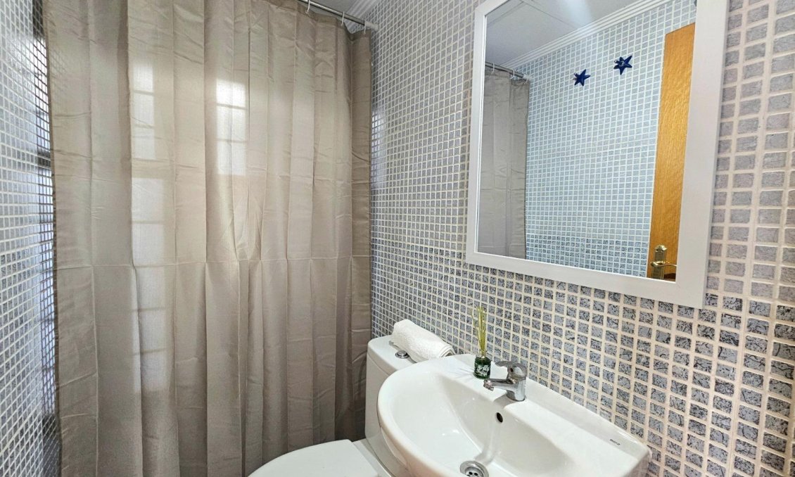 Wiederverkauf - Bungalow -
Torrevieja - Aguas Nuevas