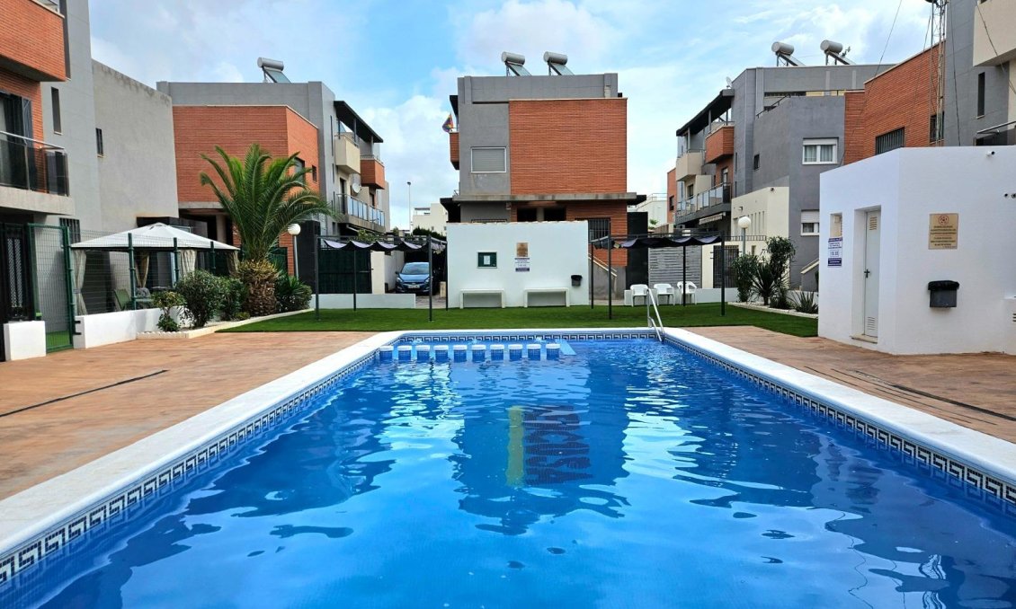 Wiederverkauf - Bungalow -
Torrevieja - Aguas Nuevas