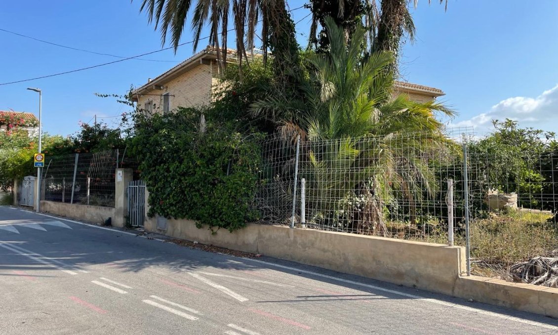 Resale - Villa -
Benidorm - Salto Del Agua